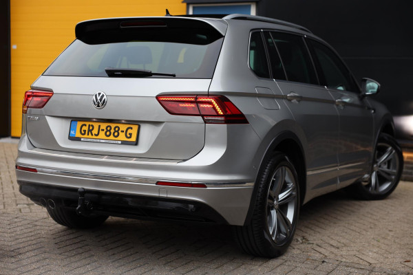 Volkswagen Tiguan 2.0 TSI 4Motion R Line / 180 Pk / AUT / Digital Cockpit / Acc / Lane Assist / Open Pano / Dode Hoek / 19 Inch