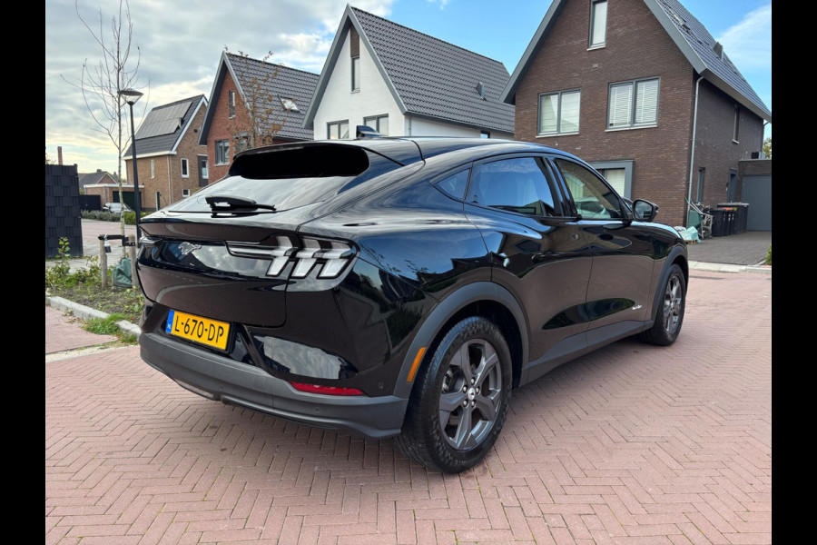 Ford Mustang Mach-E 75kWh RWD | Leer | Navi | 12% bijtelling | BTW auto | 1e EIGENAAR