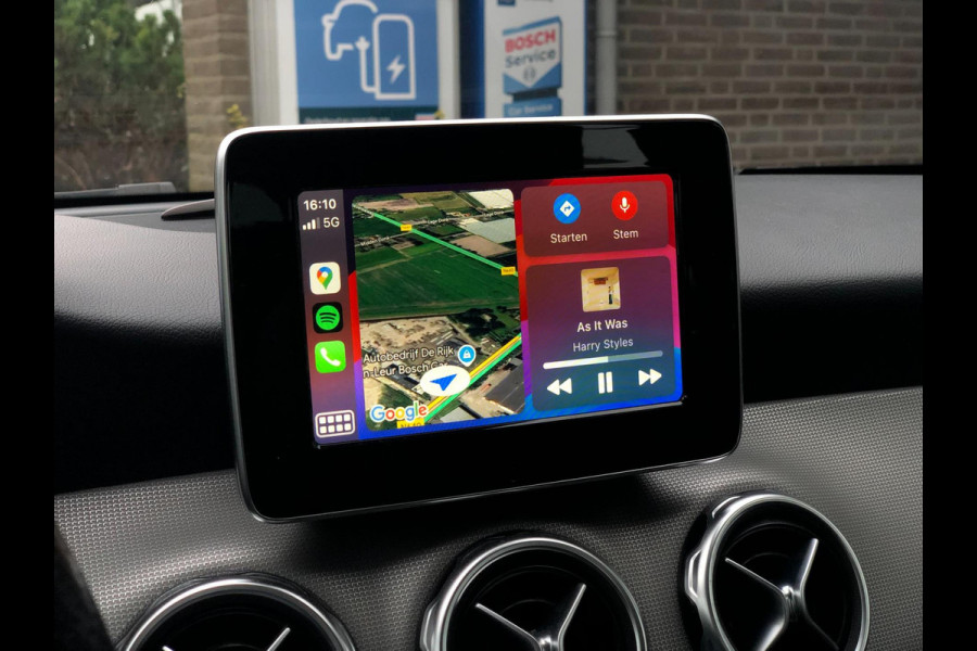 Mercedes-Benz GLA 180 Business Solution AMG | Carplay, Navi, Leder, Cruise, Airco, Stoelverw|Parkeersensors|