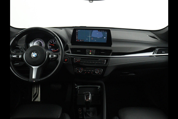 BMW X1 sDrive18i High Executive M-Sport | Panorama | Leer