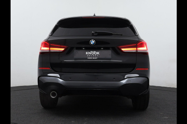 BMW X1 sDrive18i High Executive M-Sport | Panorama | Leer