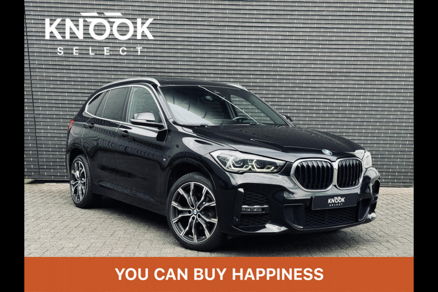 BMW X1 sDrive18i High Executive M-Sport | Panorama | Leer