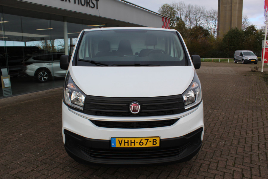 Fiat Talento 2.0-145pk MultiJet L1H1. Nette en goede Fiat Talento L1. Airco, cruise control, navigatie, telefoonvoorb., pakeersensoren achter, trekhaak, laadruimte betimmerd, 3-zits etc.