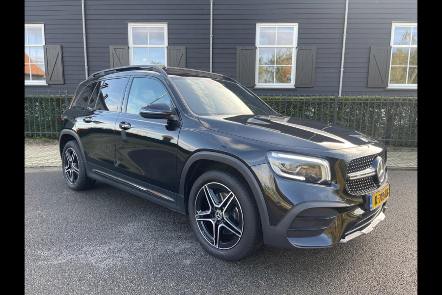 Mercedes-Benz Glb 200 AMG Line Night pakket Panoramadak AchteruirijCamera