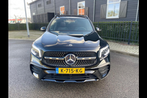 Mercedes-Benz Glb 200 AMG Line Night pakket Panoramadak AchteruirijCamera