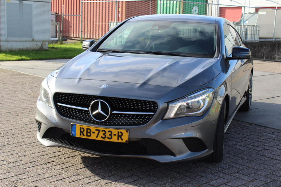 Mercedes-Benz CLA-Klasse Shooting Brake 220 d OrangeArt Edition nette automaat .camera ,,navi clima sensoren cruise ...