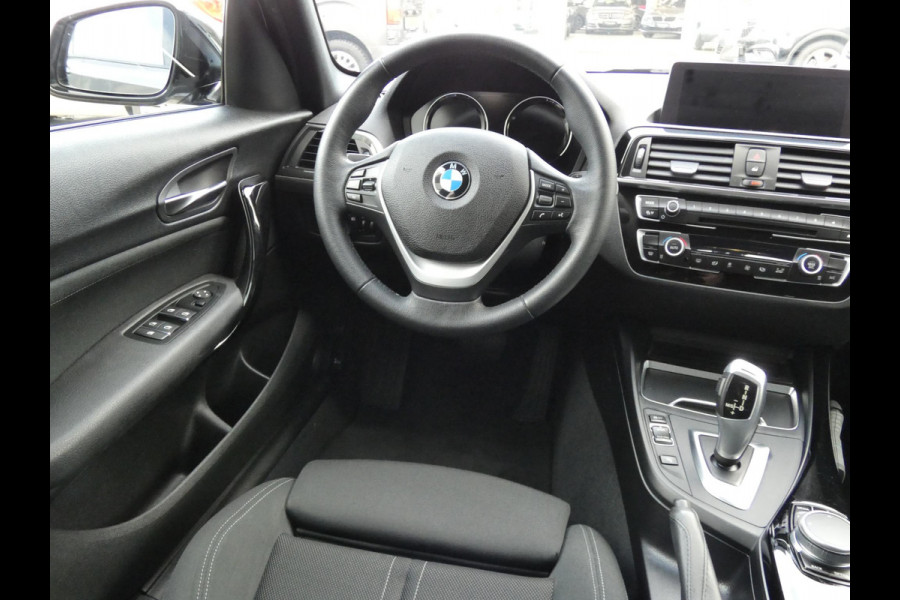 BMW 1-serie 118i Edition Sport Line Shadow Executive | NAVIGATIE |