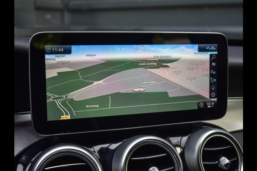 Mercedes-Benz C-Klasse Estate 200 BUSINESS SOLUTION AMG UPGRADE EDITION | PANORAMADAK | LEDER | CAMERA | CARPLAY | TREKHAAK |