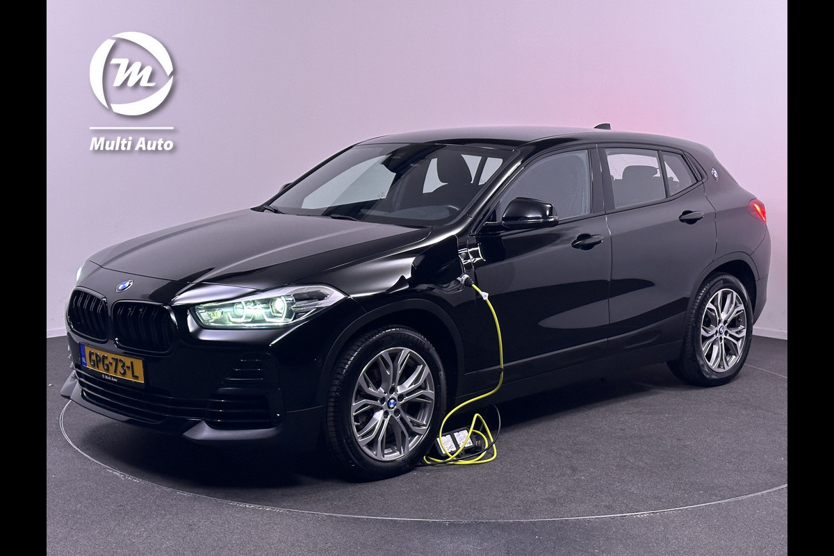 BMW X2 xDrive25e Sportline Plug In Hybrid Dealer O.H PHEV | Navi Pro | Sportstoelen Verwarmd | DAB | Sfeerverlichting | El. Achterklep | 18"L.M | LED |