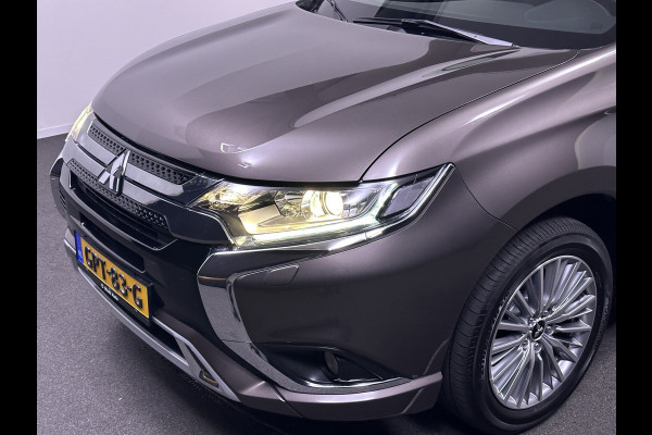 Mitsubishi Outlander 2.4 Plug in Hybrid 225pk PHEV | Trekhaak af Fabriek | Apple Carplay | Camera | Cruise Control | L.M. 18" | Climate Control | Stoelverwarming | DAB |