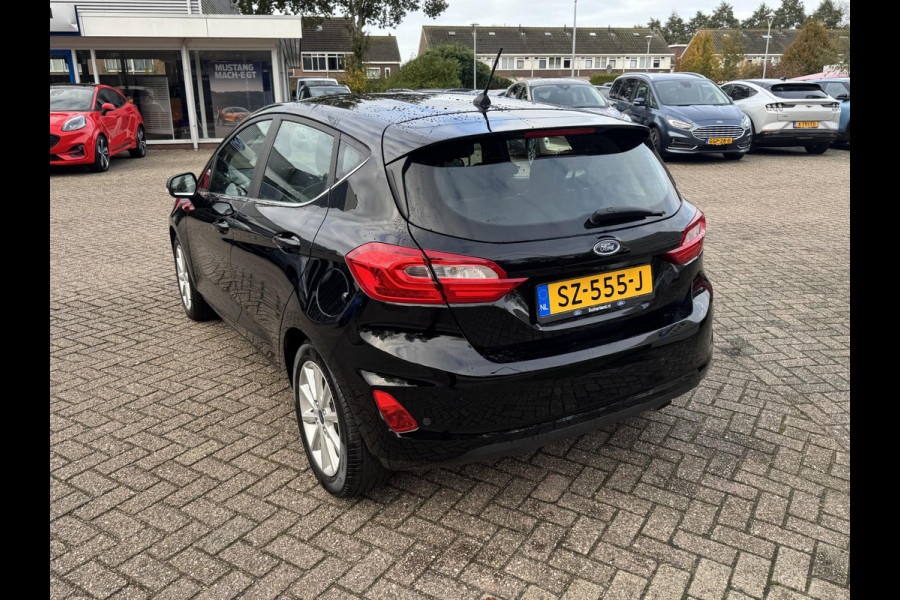 Ford Fiesta 1.0 EcoBoost Titanium 100pk Navigatie | Parkeersensoren | Climate control | Dealer onderhouden