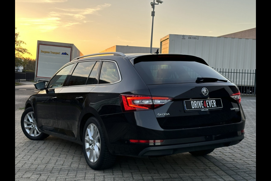 Škoda Superb Combi 1.6 TDI Style DSG 2016 NAVI CAMERA PDC ELEK PAKKET ECC CR CONTRO