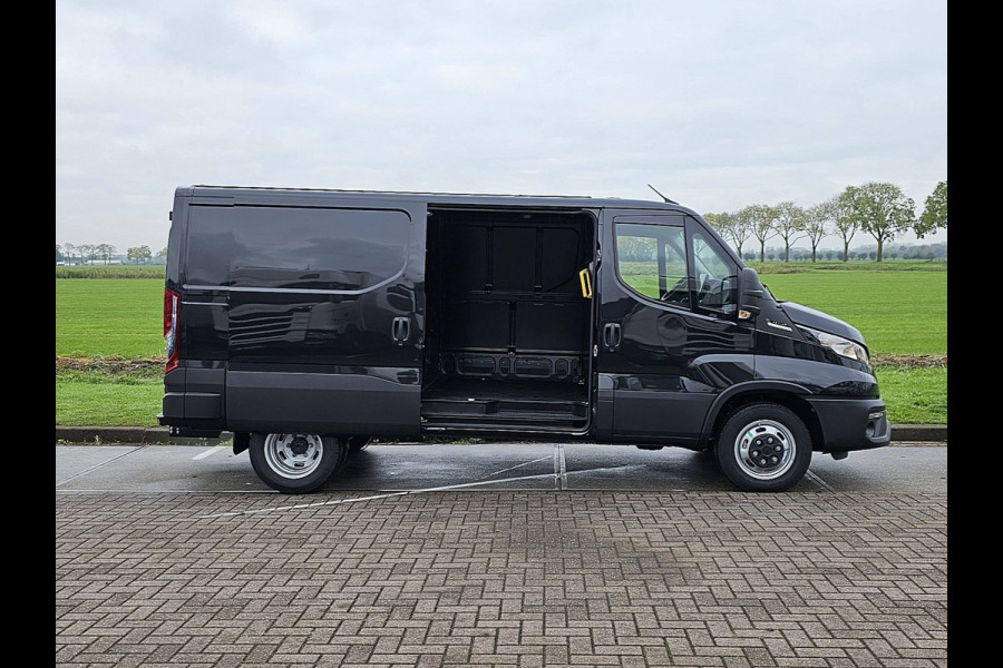 Iveco Daily 35C18 3.0! L2H1 NIEUW MODEL 180pk aut! 3500KG TREKHAAK