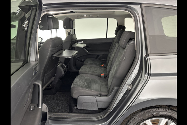 Volkswagen Touran 1.4 TSI Connected Series [ 7-pers. ] Aut. *PANO | NAVI-FULLMAP | KEYLESS | CAMERA | MICROFIBRE | BLIND-SPOT | ECC | PDC | CRUISE | MASSAGE-SEAT | COMFORT-SEATS | TOWBAR | 16''ALU*