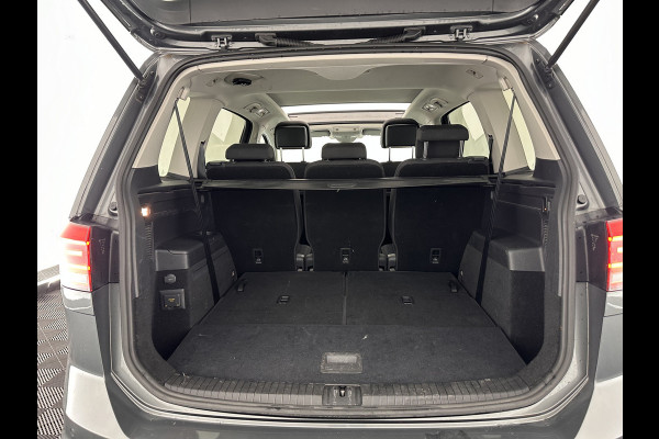 Volkswagen Touran 1.4 TSI Connected Series [ 7-pers. ] Aut. *PANO | NAVI-FULLMAP | KEYLESS | CAMERA | MICROFIBRE | BLIND-SPOT | ECC | PDC | CRUISE | MASSAGE-SEAT | COMFORT-SEATS | TOWBAR | 16''ALU*