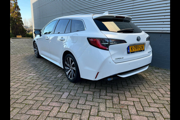 Toyota Corolla Touring Sports 2.0 Hybrid Business Plus / Adaptive cruise / Apple car play / Parkeersensoren / MCC / Gouda