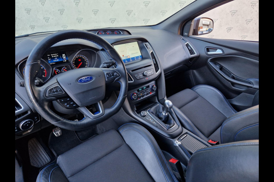 Ford Focus 2.3 RS | Stoelverwarming | Camera | Key-Less | Android Auto / Apple Carplay | Clima | Cruise |