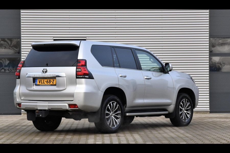 Toyota Land Cruiser 2.8 D-4D-F Executive TEC edition achterbank is erbij