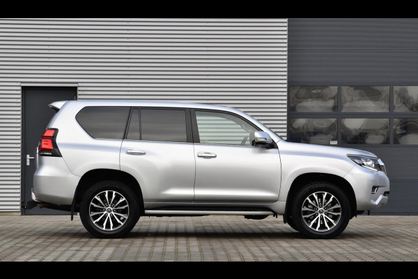 Toyota Land Cruiser 2.8 D-4D-F Executive TEC edition achterbank is erbij