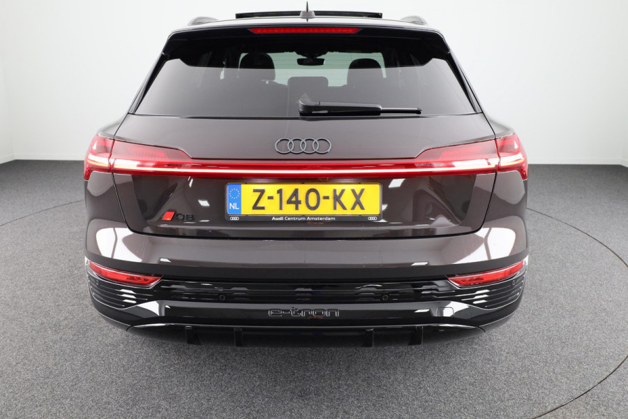 Audi Q8 e-tron 55 quattro S Edition 115 kWh 408pk | Panoramadak | Pack Tour | 22 inch lichtmetalen velgen | Pack City