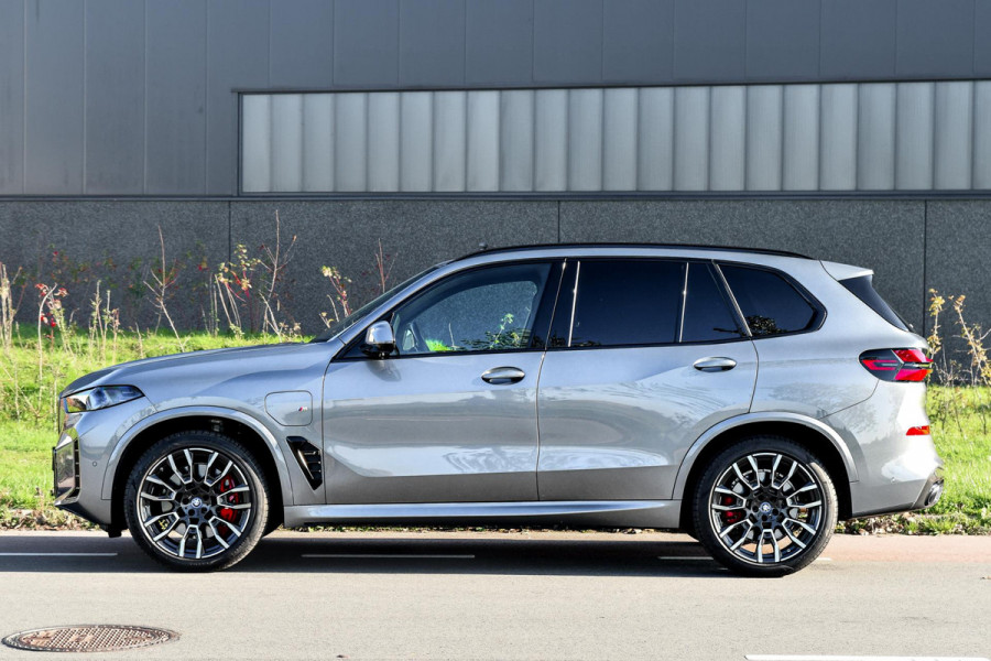 BMW X5 XDrive50e M-Sport Pro Facelift. Pano, HUD, 360 3D, ACC, Luchtv, H/K, Trekh, Stuurvw, Keyless, Dodeh, Sfeer!