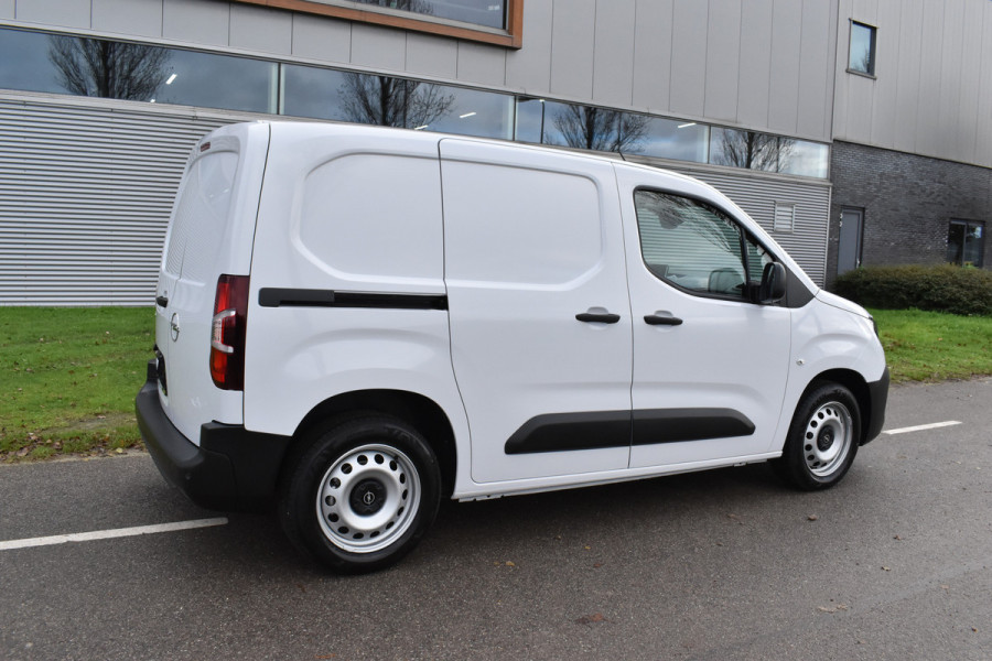 Opel Combo 1.5 BlueHDi 130 S&S L1 Automaat diesel Navigatie applecarplay Nieuw/ registratie 2024/ GEEN BPM