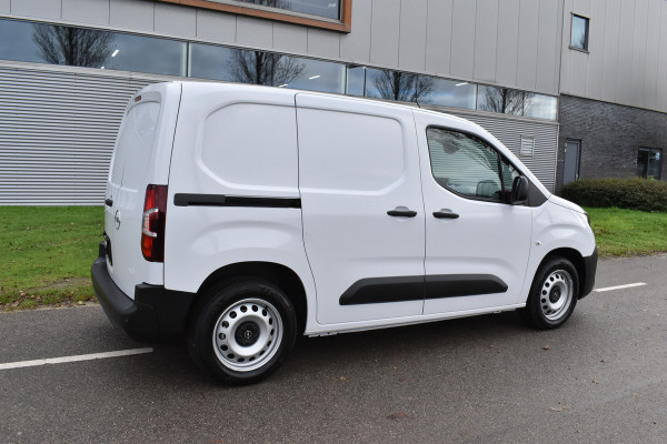 Opel Combo 1.5 BlueHDi 130 S&S L1 Automaat diesel Navigatie applecarplay Nieuw/ registratie 2024/ GEEN BPM