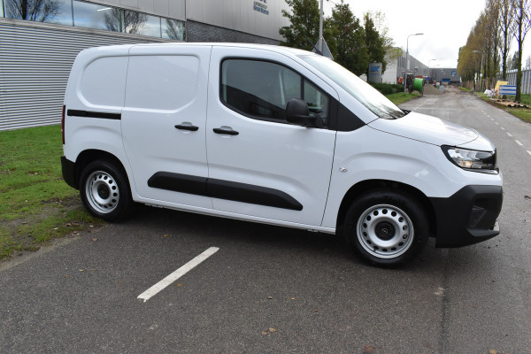 Opel Combo 1.5 BlueHDi 130 S&S L1 Automaat diesel Navigatie applecarplay Nieuw/ registratie 2024/ GEEN BPM