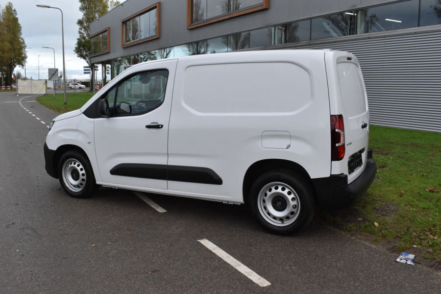 Opel Combo 1.5 BlueHDi 130 S&S L1 Automaat diesel Navigatie applecarplay Nieuw/ registratie 2024/ GEEN BPM