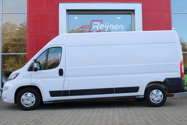 Fiat E-Ducato 3.5T L3H2 79 kWH AUTOMAAT | NAVIGATIE | CLIMATE CONTROL | PARKEERSENSOREN | ACHTERUITRIJ CAMERA | DODEHOEK DETECTIE |  LANE ASSIST | LEDER STUURWIEL | BUMPERS IN CARROSERIE KLEUR |