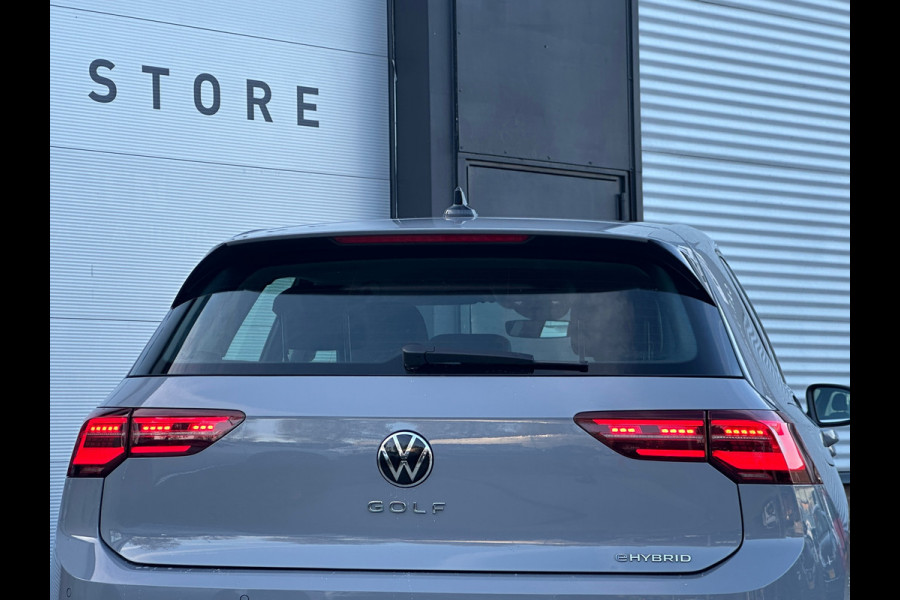 Volkswagen Golf 1.4 eHybrid IQ Light Memory|Sfeer|Virtual|DEALER ONDERHOUDEN