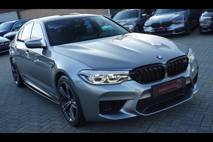 BMW 5 Serie M5 | Carbon | Harman/Kardon | Dealer onderhouden | Sfeerverlichting | Donington Grau | 600PK | NAP | Origineel NL |