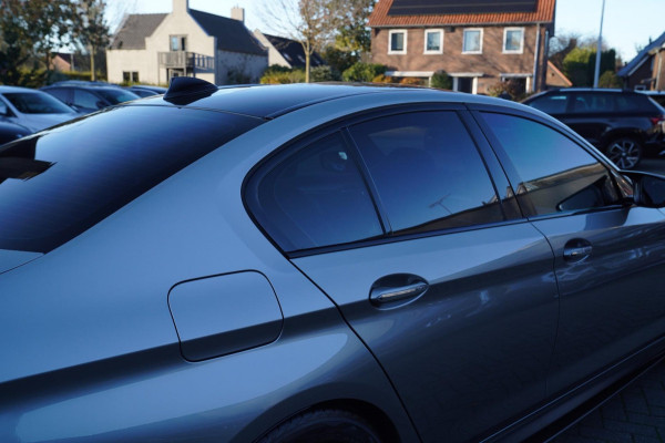 BMW 5 Serie M5 | Carbon | Harman/Kardon | Dealer onderhouden | Sfeerverlichting | Donington Grau | 600PK | NAP | Origineel NL |