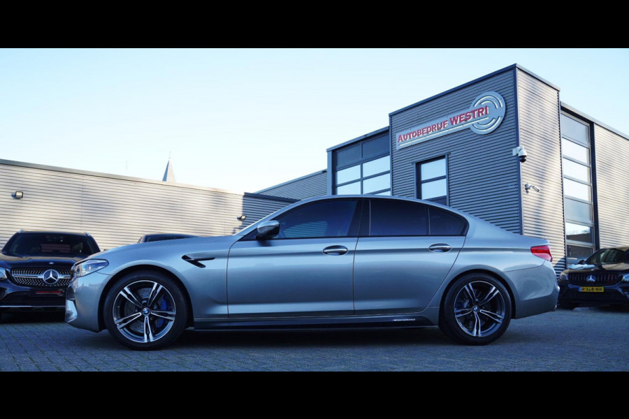 BMW 5 Serie M5 | Carbon | Harman/Kardon | Dealer onderhouden | Sfeerverlichting | Donington Grau | 600PK | NAP | Origineel NL |