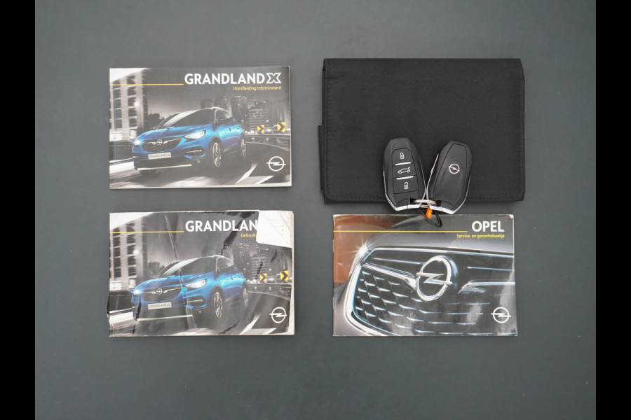 Opel Grandland X T131PK Automaat Apple Carplay Android Auto Navi Ecc Pdc Autom.AchterklepAGR-Stoel Cruise Control Keyless LaneAssist DAB Bluetooth Connected Led Licht-Regensensor Business Executive 1ste Eigenaar 1300 kg trekvermogen 39.000 nieuw!