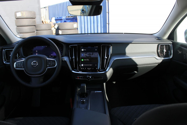 Volvo V60 B3 163pk automaat Essential Edition Google infotainment incl navigatie / Dode hoekherkenning(BLIS) / Adaptieve Cruise control / Semi elektrisch wegklapbare trekhaak