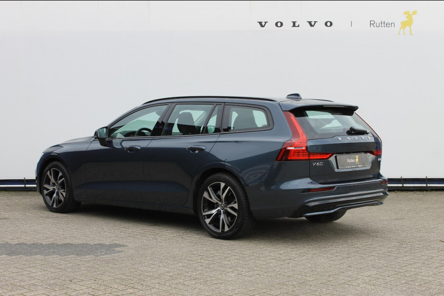 Volvo V60 B4 197pk automaat Plus Dark / Dode hoekherkenning (BLIS) / Adaptive cruise control / Google infotainment incl navigatie / Semi elektrische wegklapbare trekhaak /