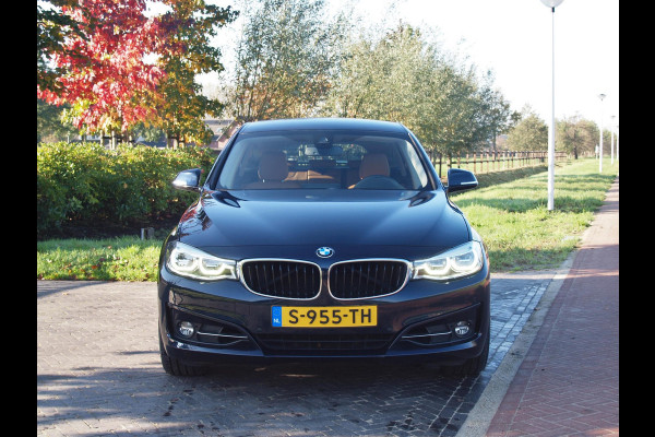 BMW 3-serie Gran Turismo 330i xDrive High Executive | Camera | Trekhaak | Cruise Control | Leer |