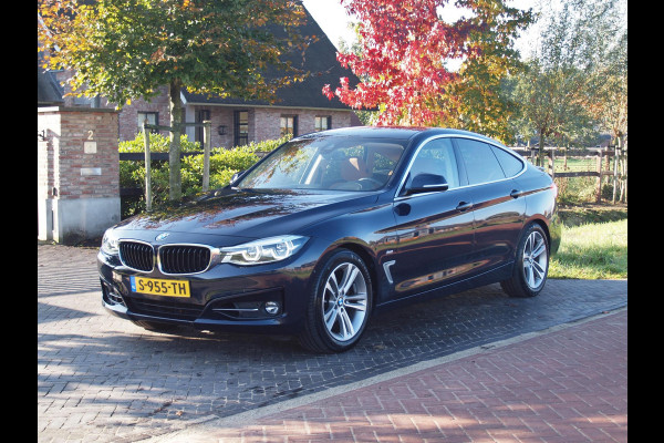 BMW 3-serie Gran Turismo 330i xDrive High Executive | Camera | Trekhaak | Cruise Control | Leer |