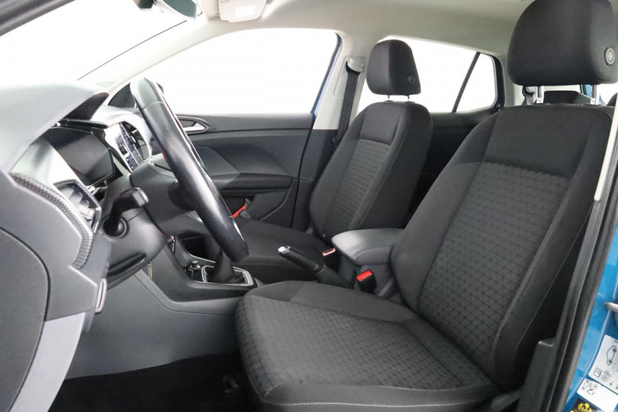 Volkswagen T-Cross 1.0 TSI Life 95 pk | Navigatie | Parkeersensoren | Adaptieve cruise control | Autom. airco | Dodehoek detectie |