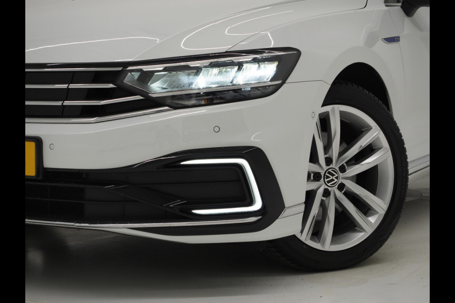 Volkswagen Passat Variant 1.4 TSI PHEV GTE | Virtual | Adaptive Cruise | Camera | Stoelverwarming