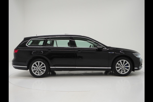 Volkswagen Passat Variant 1.4 TSI PHEV GTE | Panoramadak | Adaptive Cruise | Massage | Virtual | Camera