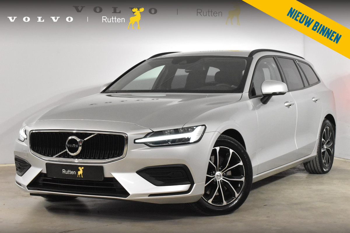 Volvo V60 B3 163PK Momentum Advantage / Navigatie / Camera / Parkeersensoren / LM Velgen / Trekhaak /