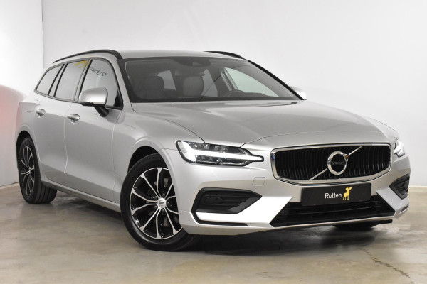 Volvo V60 B3 163PK Momentum Advantage / Navigatie / Camera / Parkeersensoren / LM Velgen / Trekhaak /