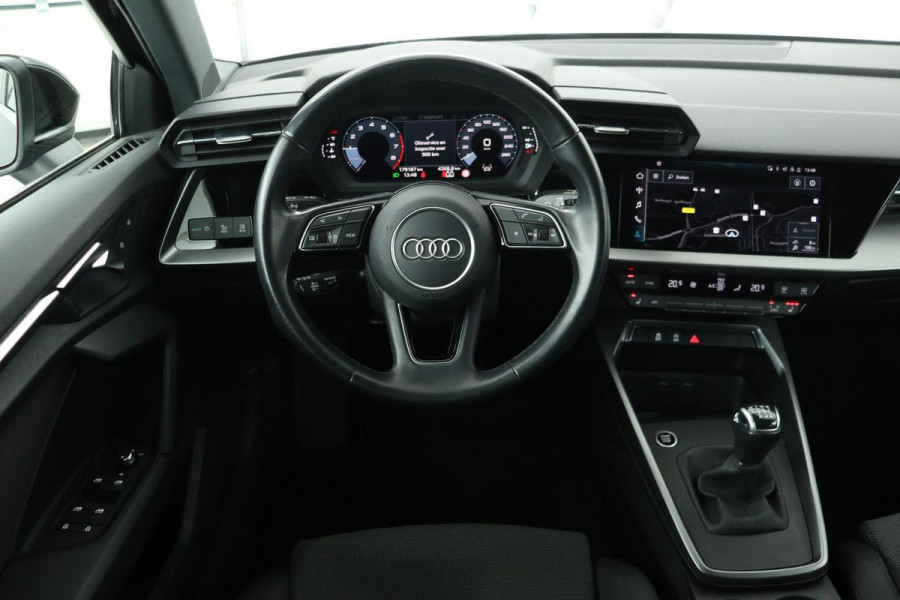 Audi A3 Sportback 30 TFSI Business edition | Adaptive Cruise | Stoelverwarming | Trekhaak | Carplay | Full LED | PDC | Navigatie