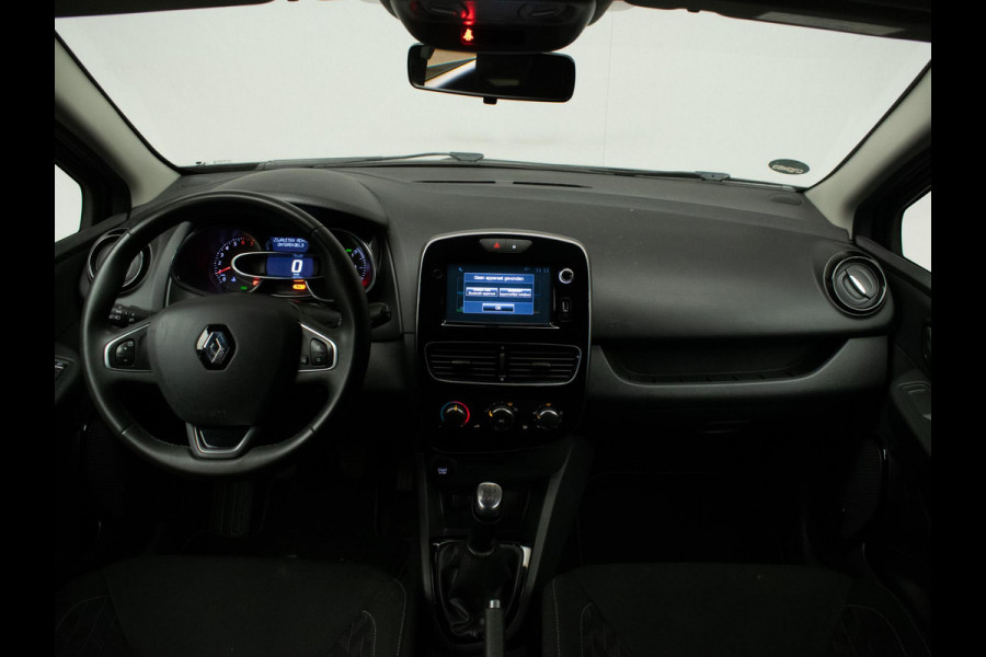 Renault Clio 0.9 TCe Limited Sport (NAVI,KEY LESS,CRUISE,LED,PDC,SPORTSTOELEN,LM VELGEN,GETINT,AIRCO,NETTESTAAT)