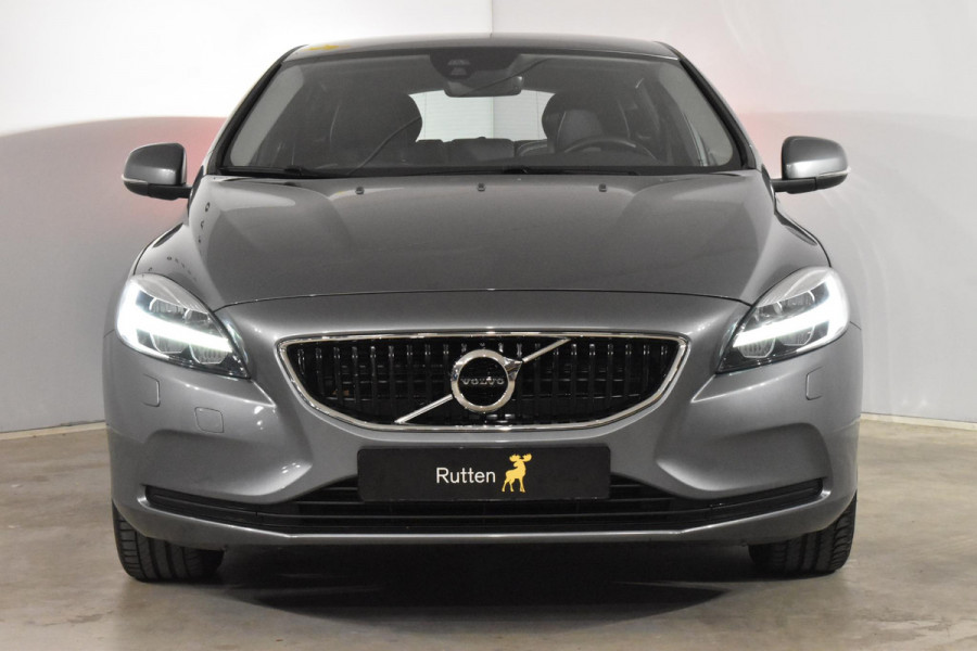 Volvo V40 2.0 T3 Nordic+ / Navigatie / Cruise Control / Stoelverwarming Voor / LM Velgen / Trekhaak /