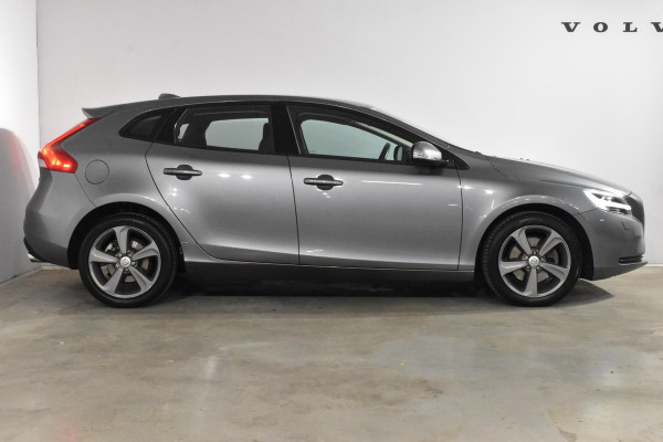 Volvo V40 2.0 T3 Nordic+ / Navigatie / Cruise Control / Stoelverwarming Voor / LM Velgen / Trekhaak /