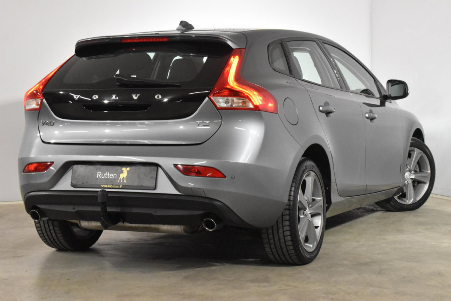 Volvo V40 2.0 T3 Nordic+ / Navigatie / Cruise Control / Stoelverwarming Voor / LM Velgen / Trekhaak /