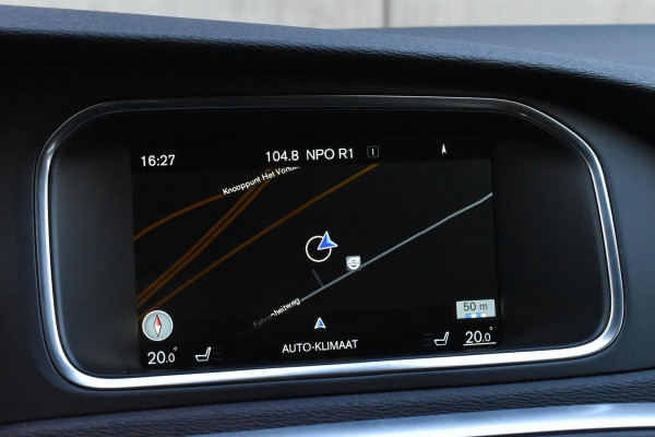 Volvo V40 2.0 T3 Nordic+ / Navigatie / Cruise Control / Stoelverwarming Voor / LM Velgen / Trekhaak /